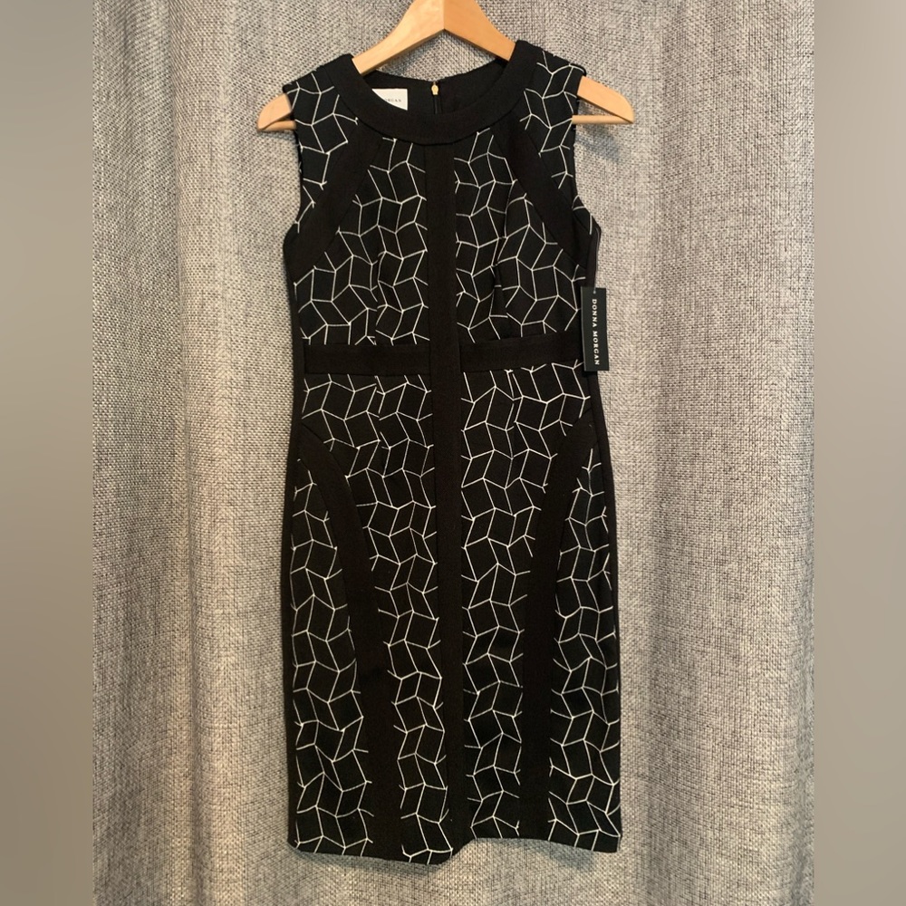 Donna Morgan DM Women's Sleeveless Geometric Print Dress - Size 4P